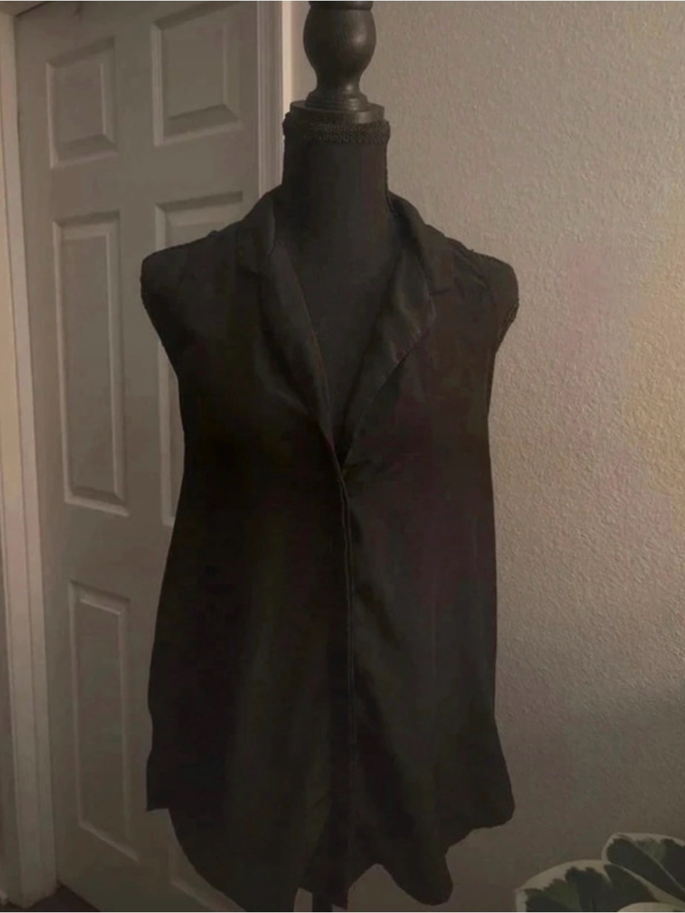 Astr Sleeveless Black Button-Front Top